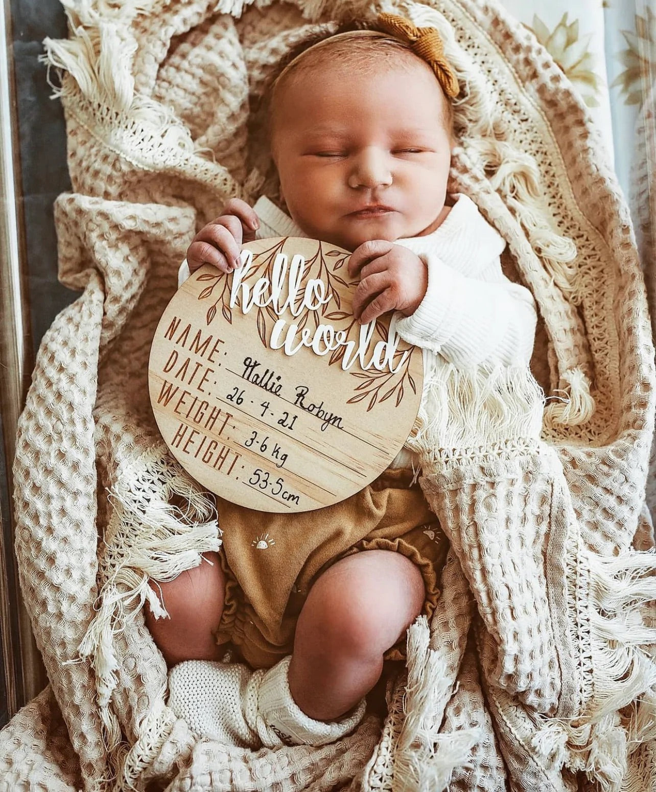 single-disc-announcement-hello-world-acrylic-wood-disc-1