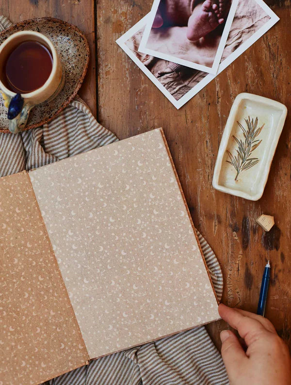 Baby Tracker Journal. Oat